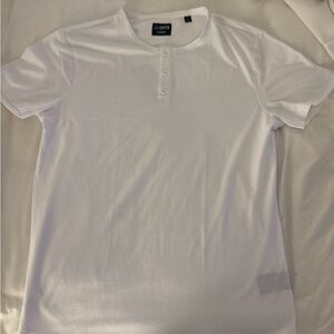 BRAND NEW Cuts Curve-Hem White Henley Tee in Large